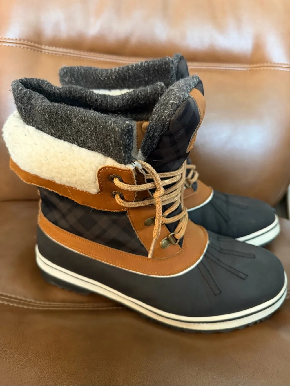 Women’s nsulated Winter Duck Boots - Black and Brown